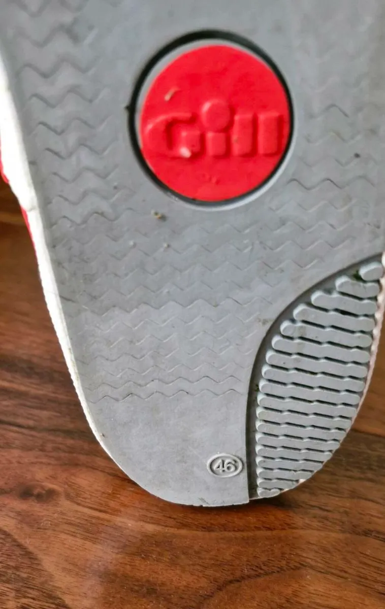 Gill Tall Yacht Boots & CSR LifeJacket - Image 4