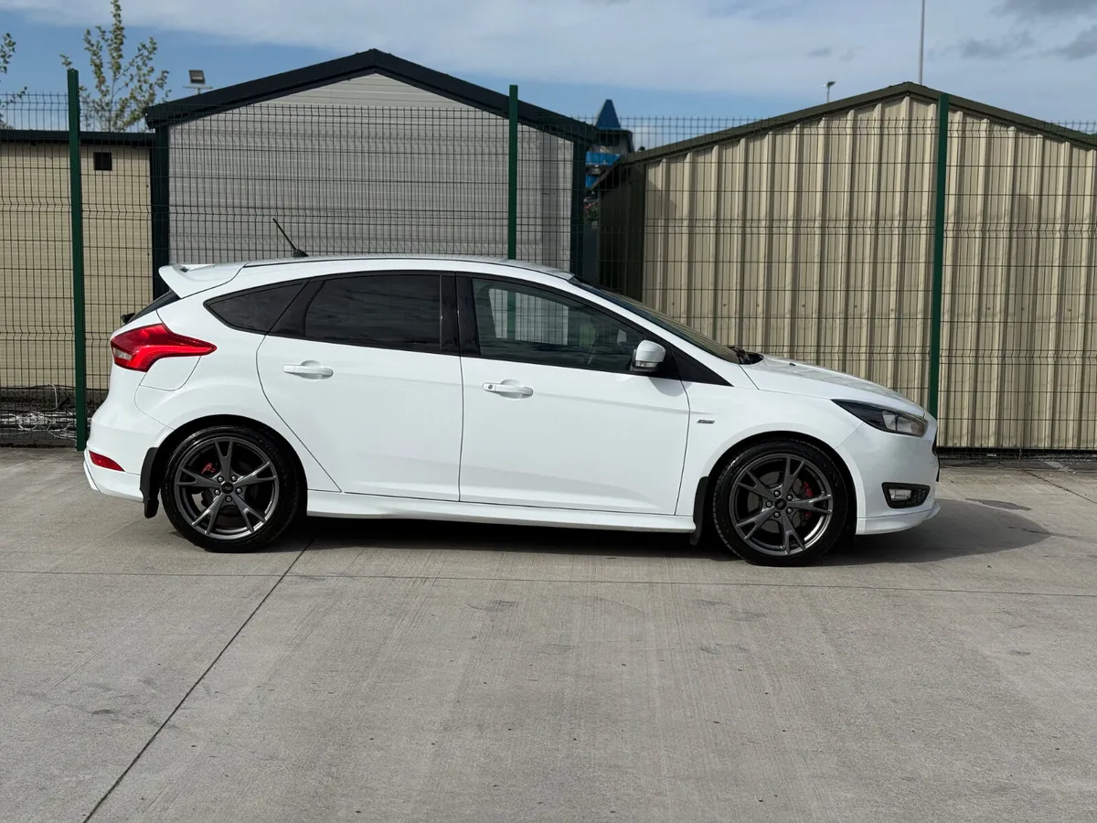Ford Focus 181 ST-Line low Kms!!! - Image 3