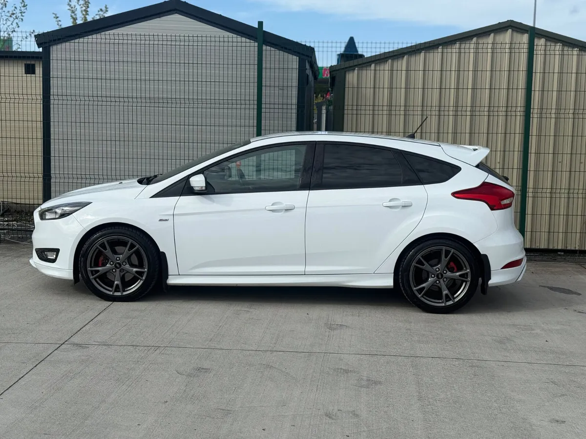Ford Focus 181 ST-Line low Kms!!! - Image 4