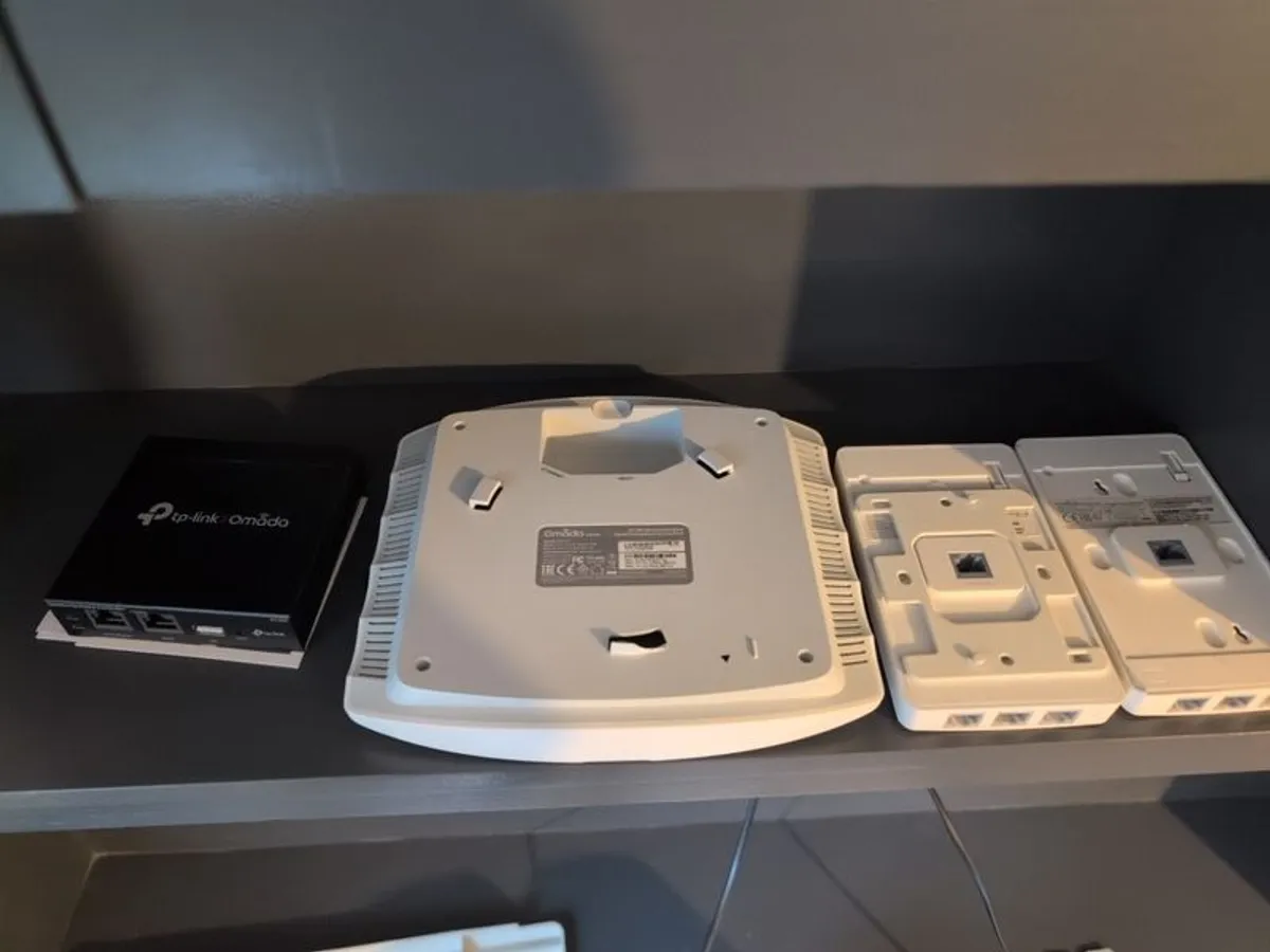 TP-Link Omada commercial wifi mesh system - Image 1