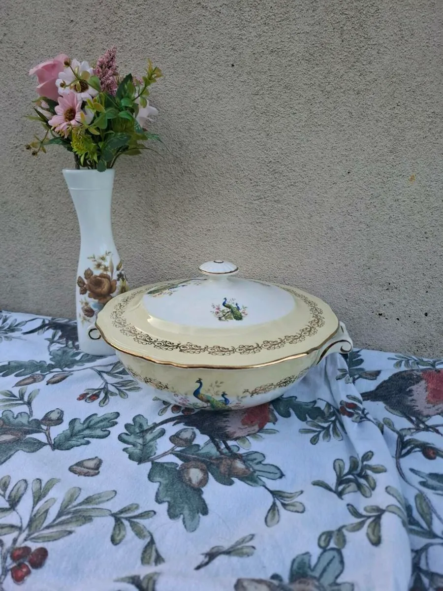 Ceramic soup tureen possible to post - Image 1