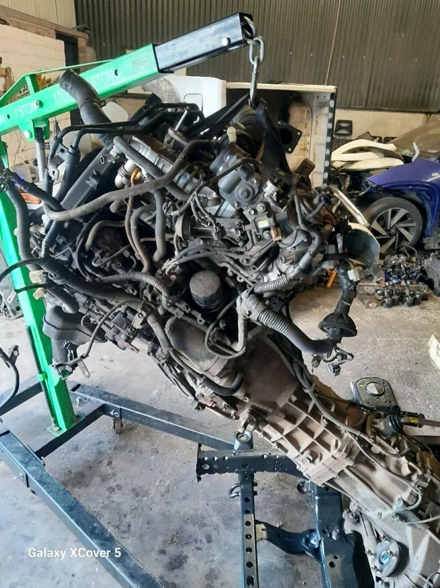 2010 Toyota Hilux Complete for breaking - Image 3