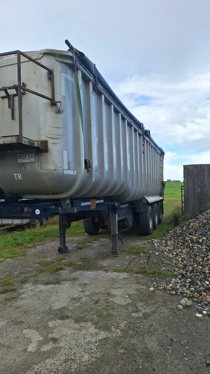 Trailer - Image 2
