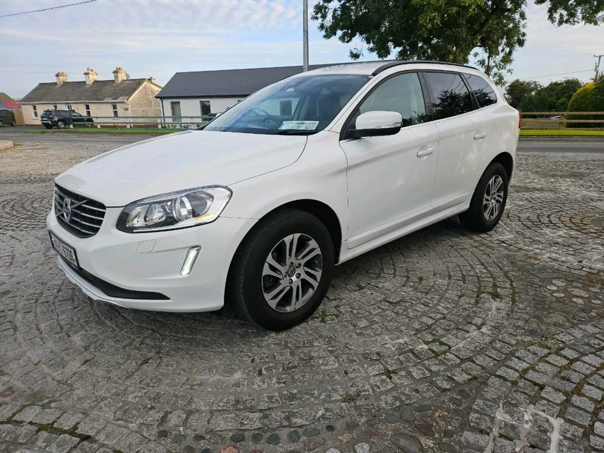 2014 volvo xc60 low mileage full service history - Image 2