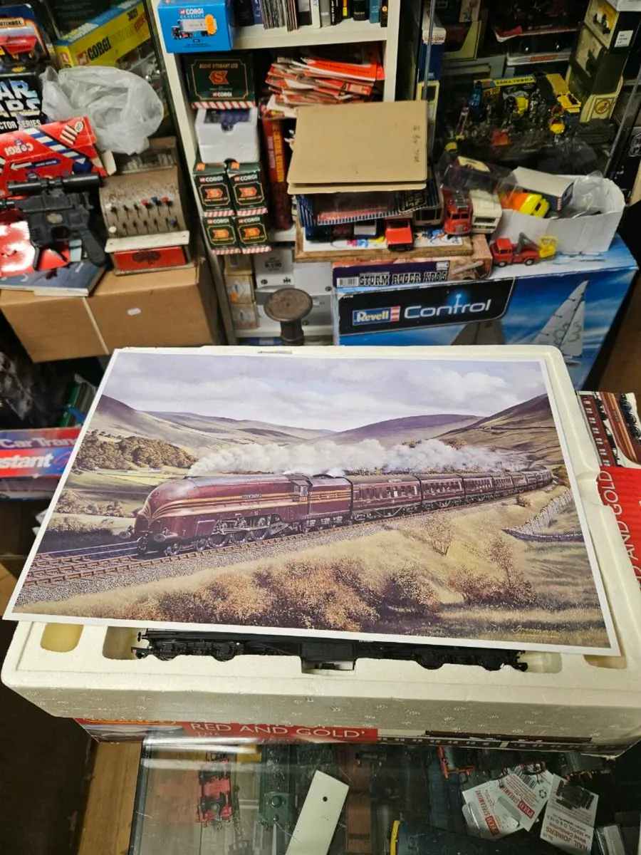 Hornby OO Gauge The Days of Red and Gold - Image 2