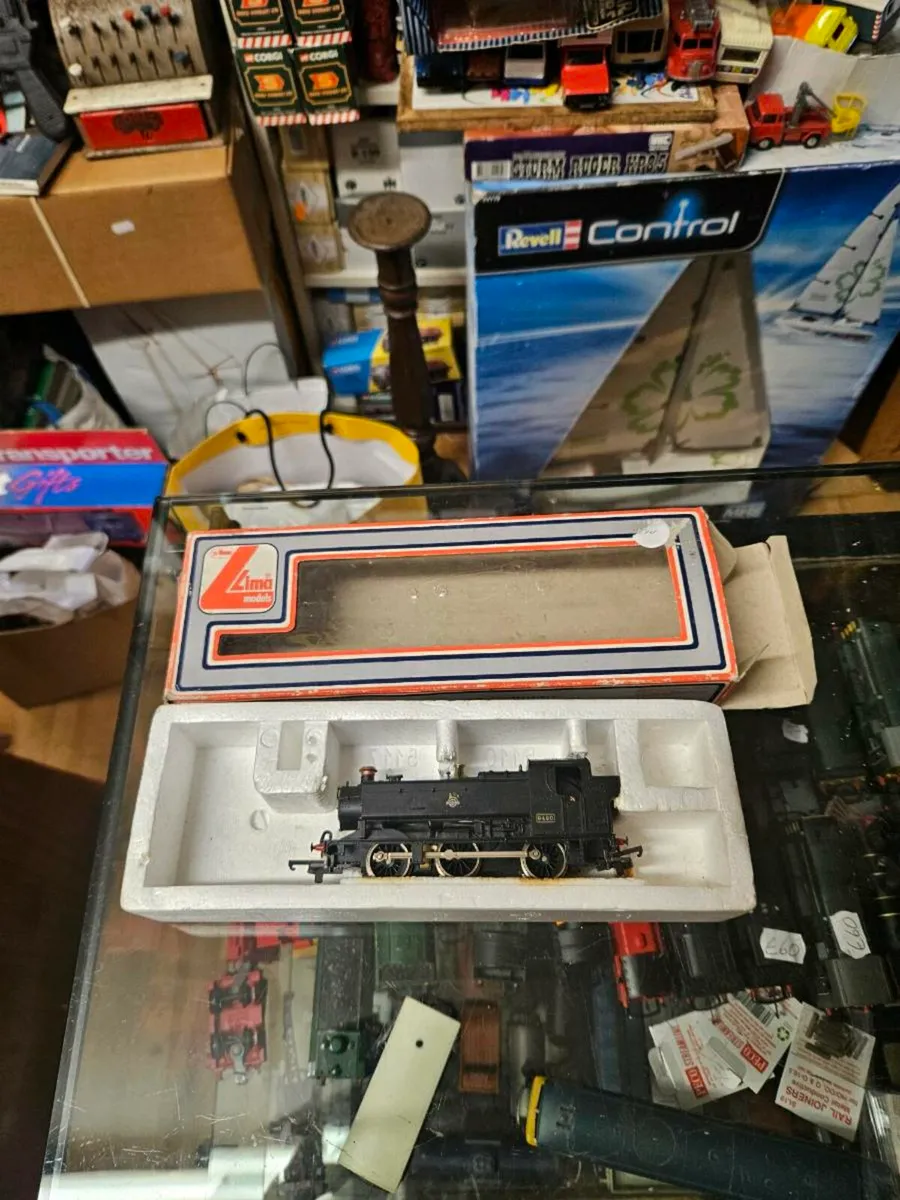 Hornby Lima OO Gauge Tank Engine - Image 1