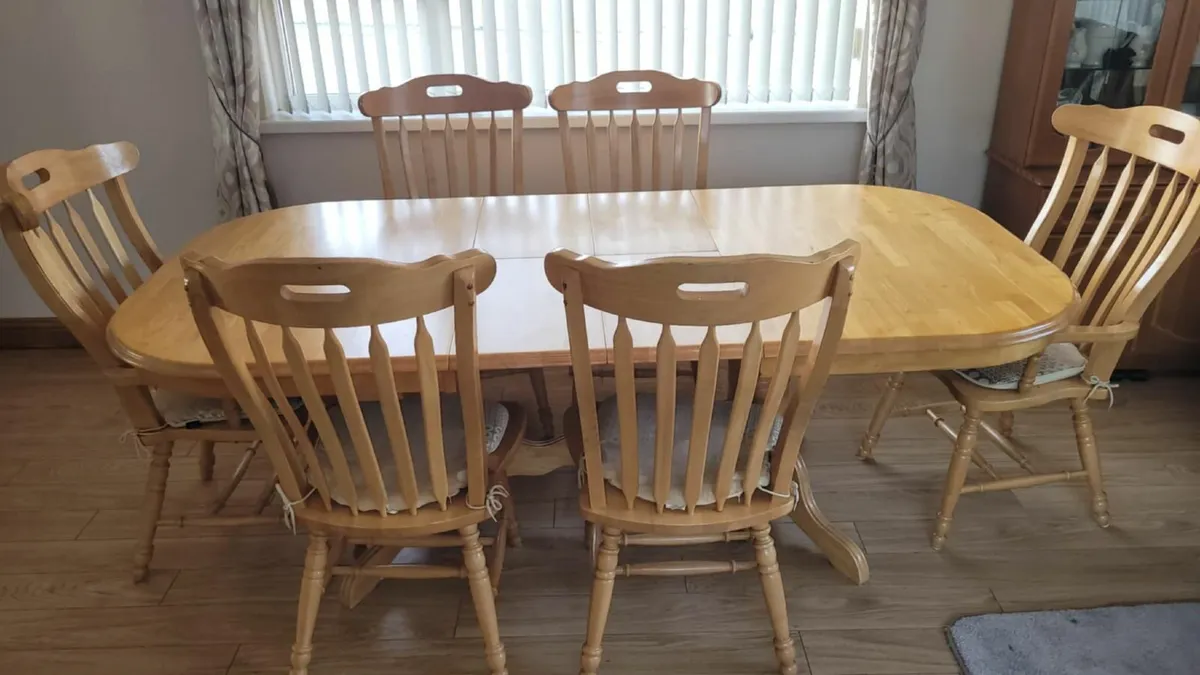 6 seater dining table - Image 3