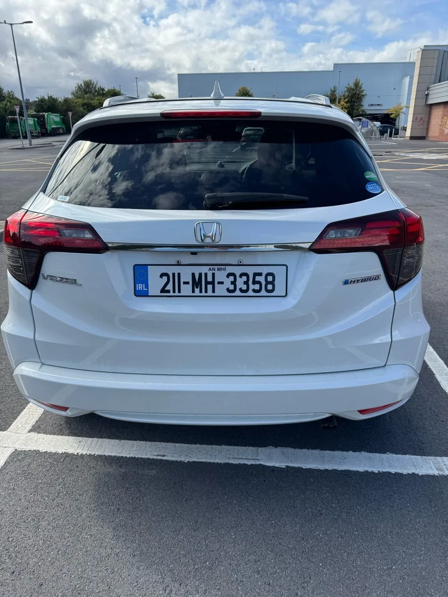 Honda vezel low mileage - Image 2