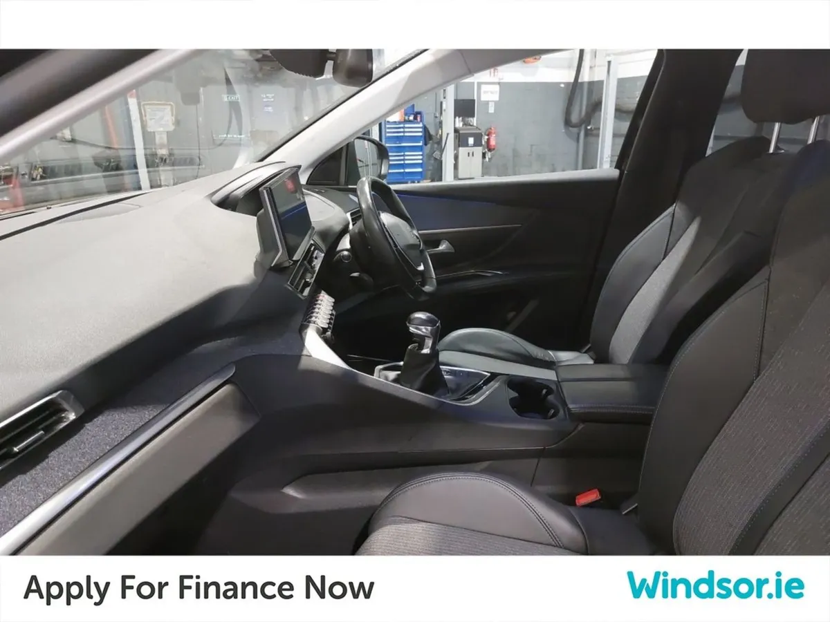 Peugeot 5008 1.5 Bluehdi 130bhp Allure - Image 4