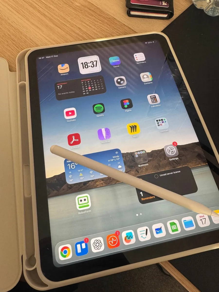 iPad 10th Gen | 64GB | SILVER | BATTERY 100% - Image 2
