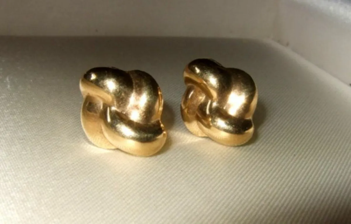 Vintage 9ct Gold Chunky Knot Earrings - Image 3
