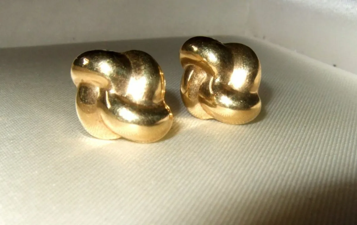 Vintage 9ct Gold Chunky Knot Earrings - Image 4