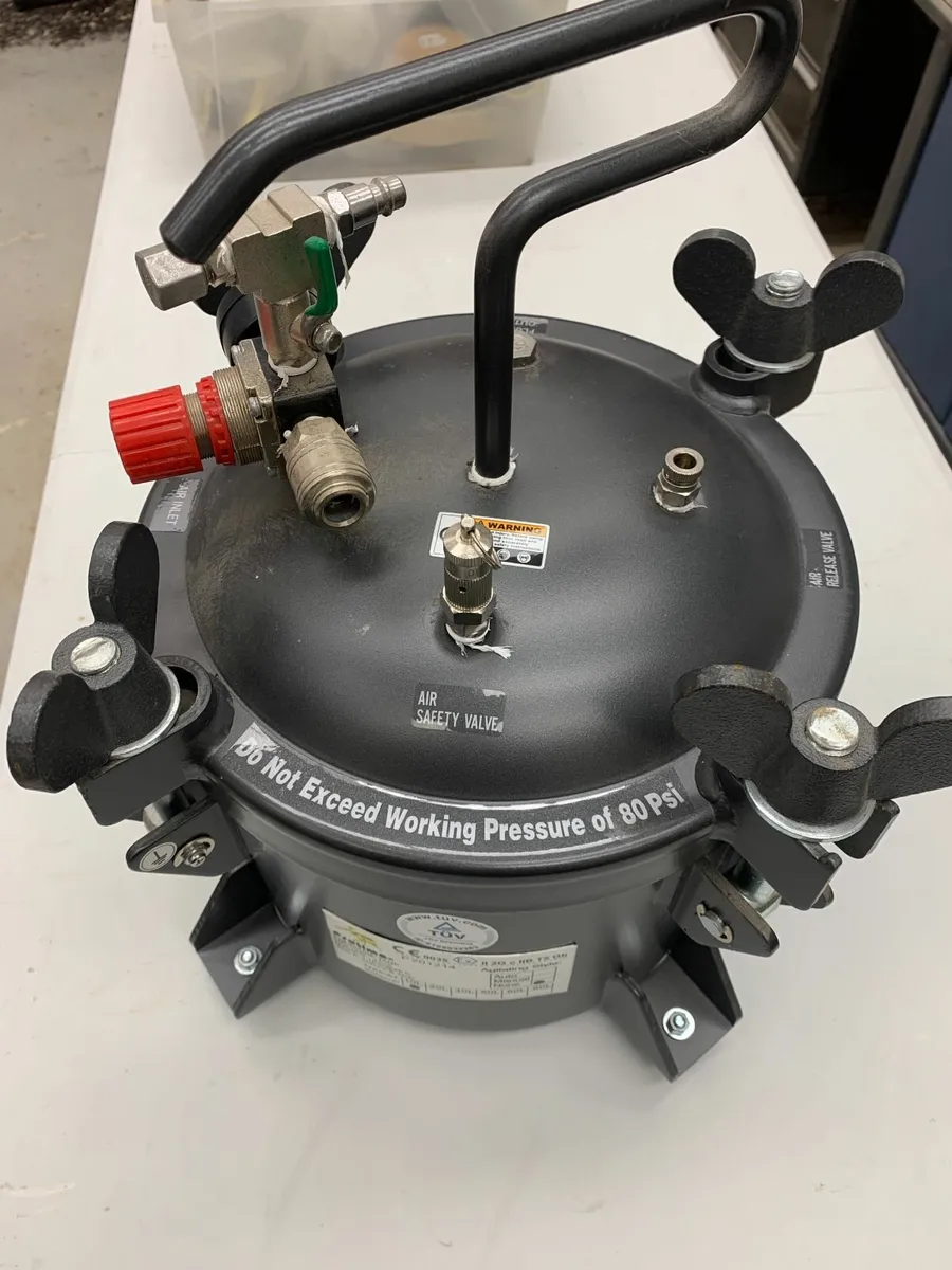 Resin pressure pot - Image 2