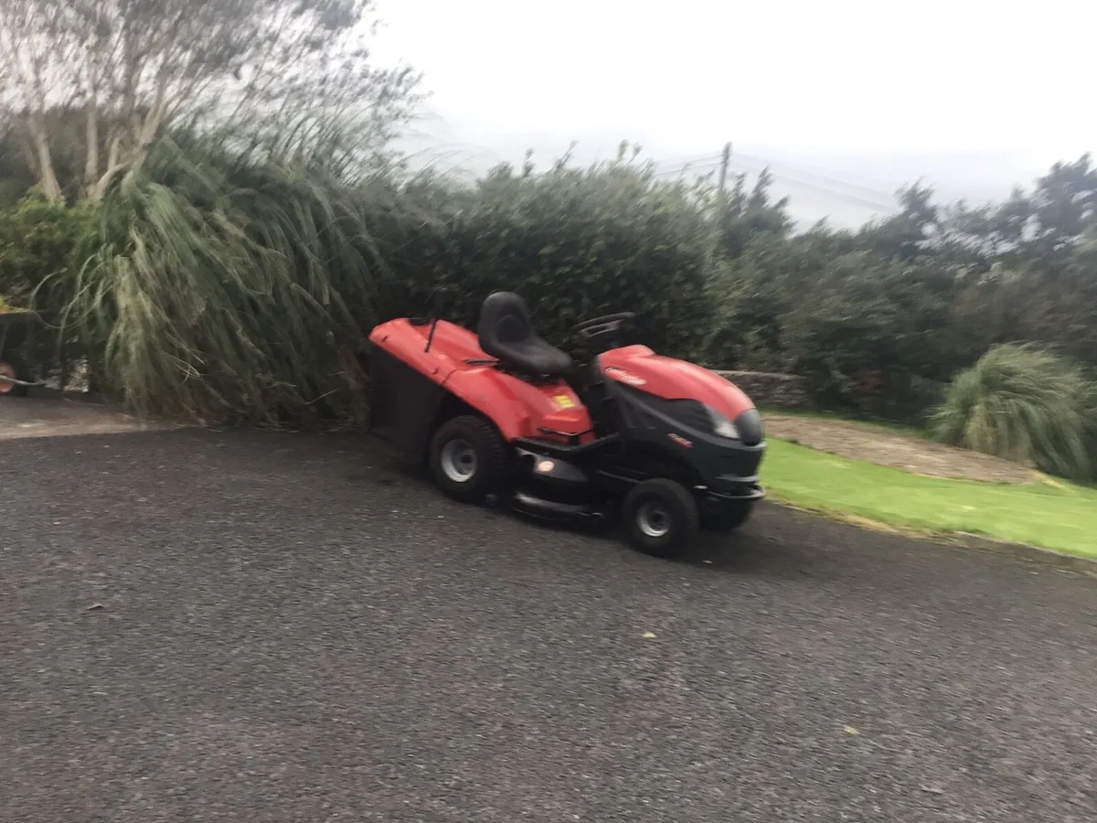 Castlegarden 22 HP hydro ride on lawnmower - Image 2