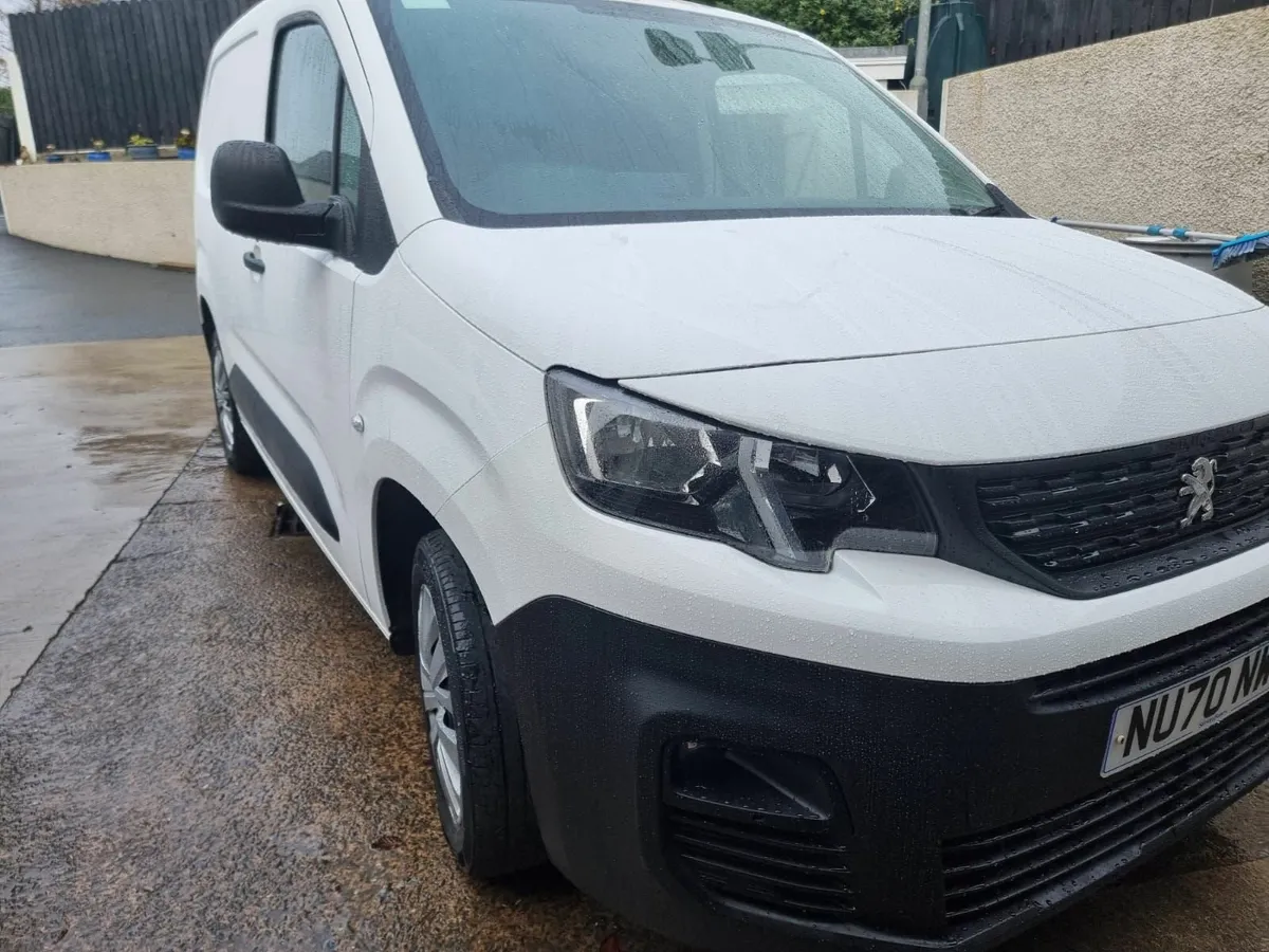 BERLINGO PARTNER COMBO BREAKING 1.5 ENGINE - Image 1
