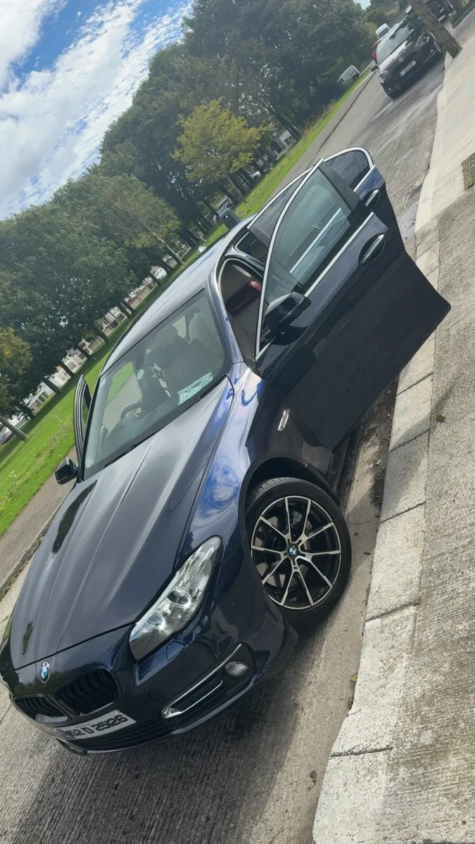 2015 BMW 520d - Image 2