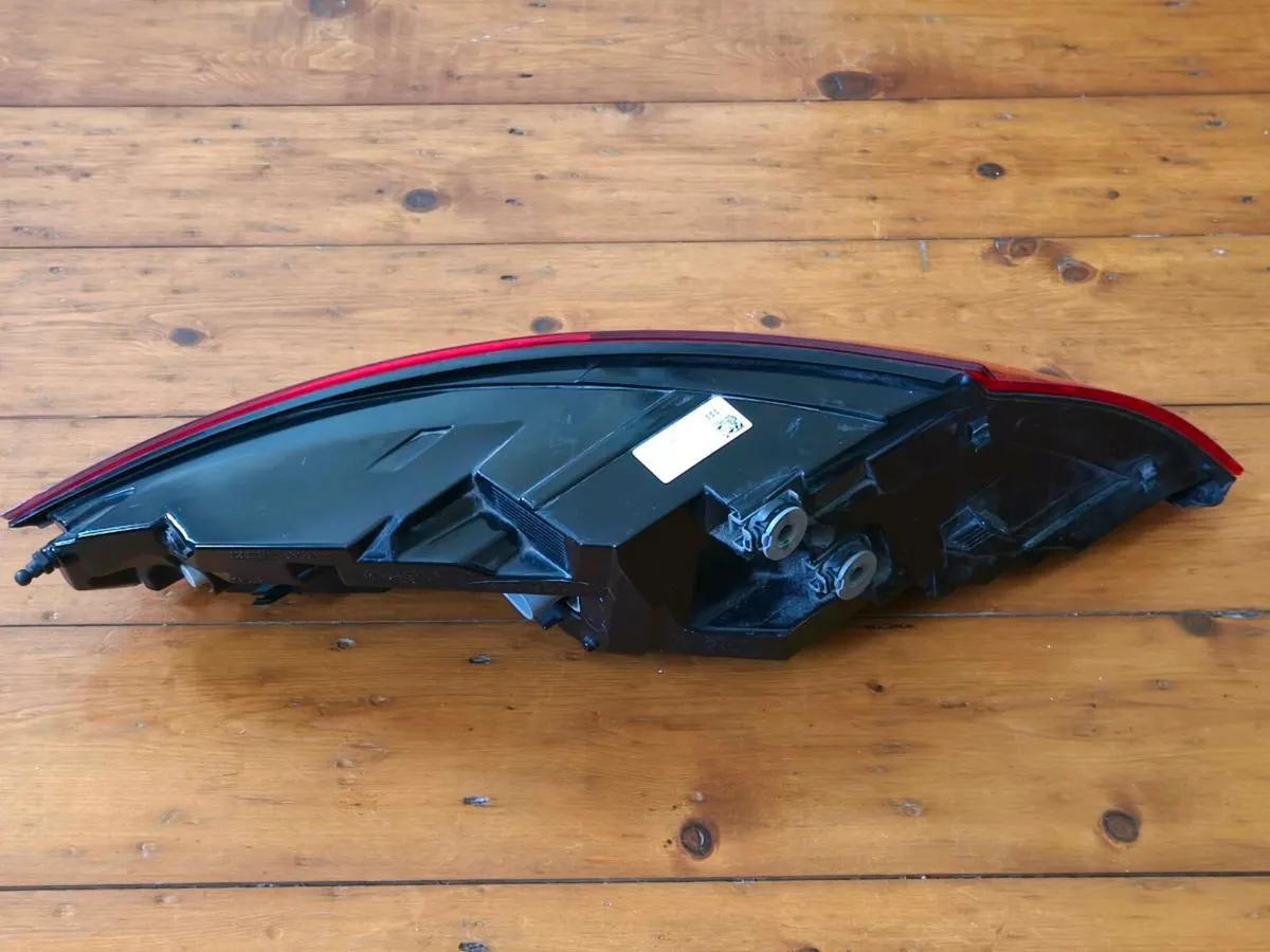 Audi TT MK3 Rear Right Headlight - Image 3
