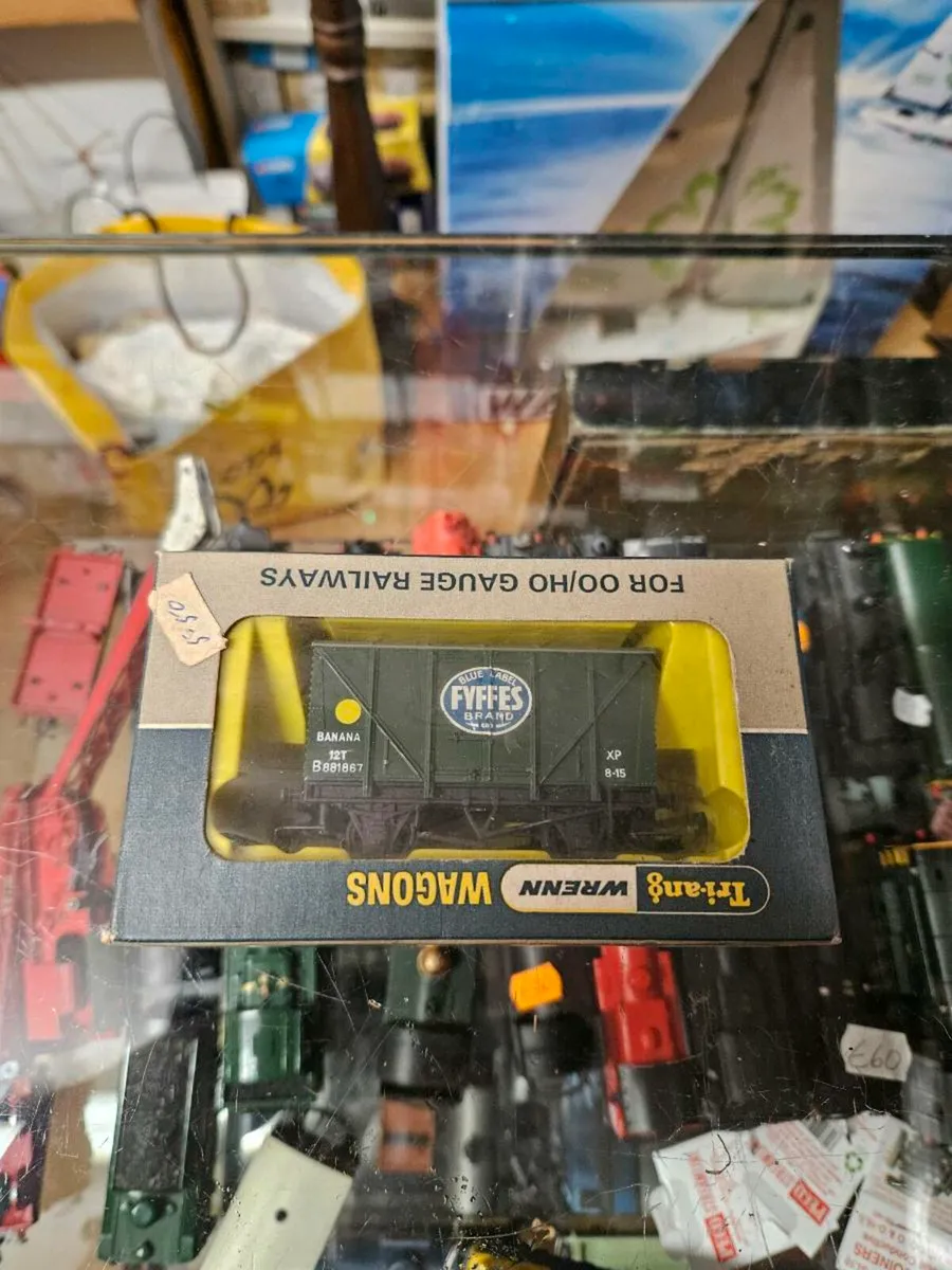Hornby Wrenn OO Gauge Fyffes Banana Wagon