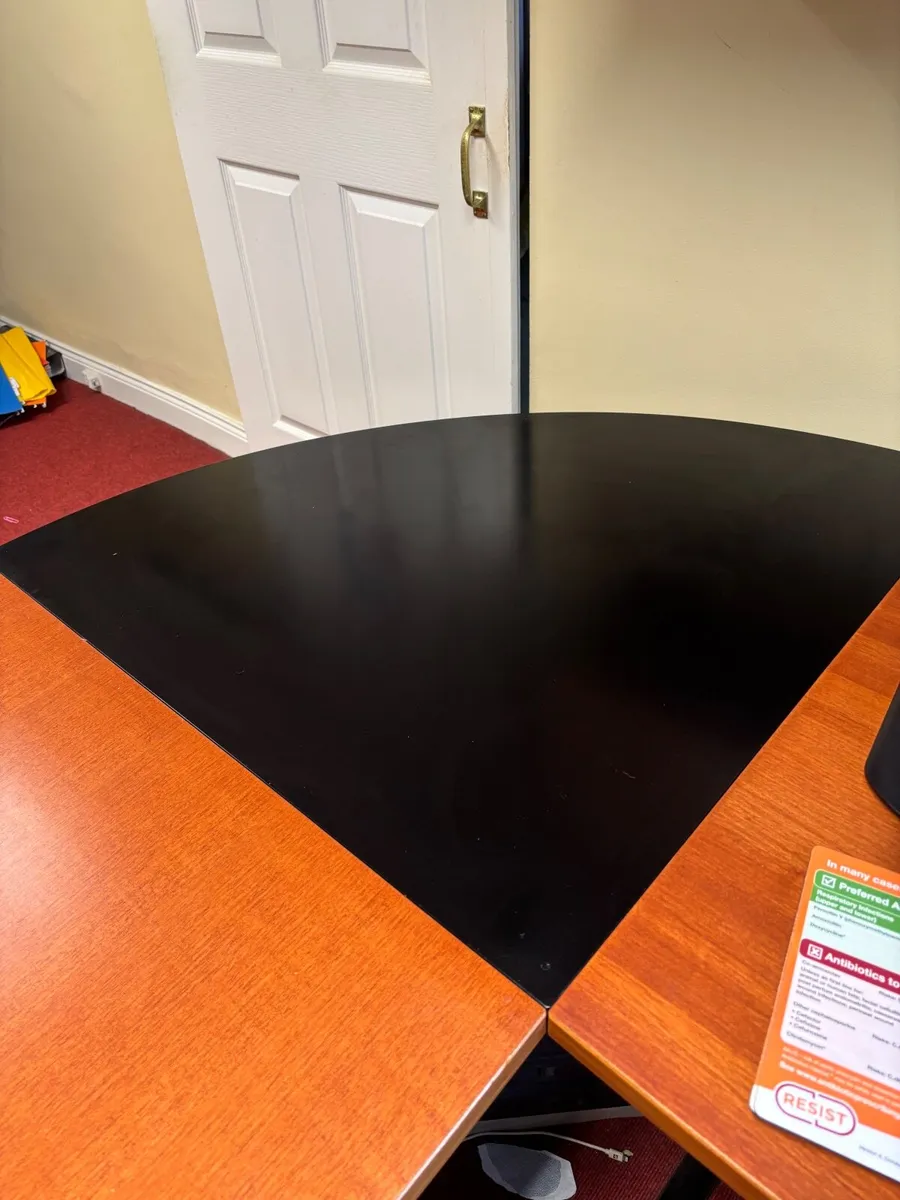 Office Desk - Image 1