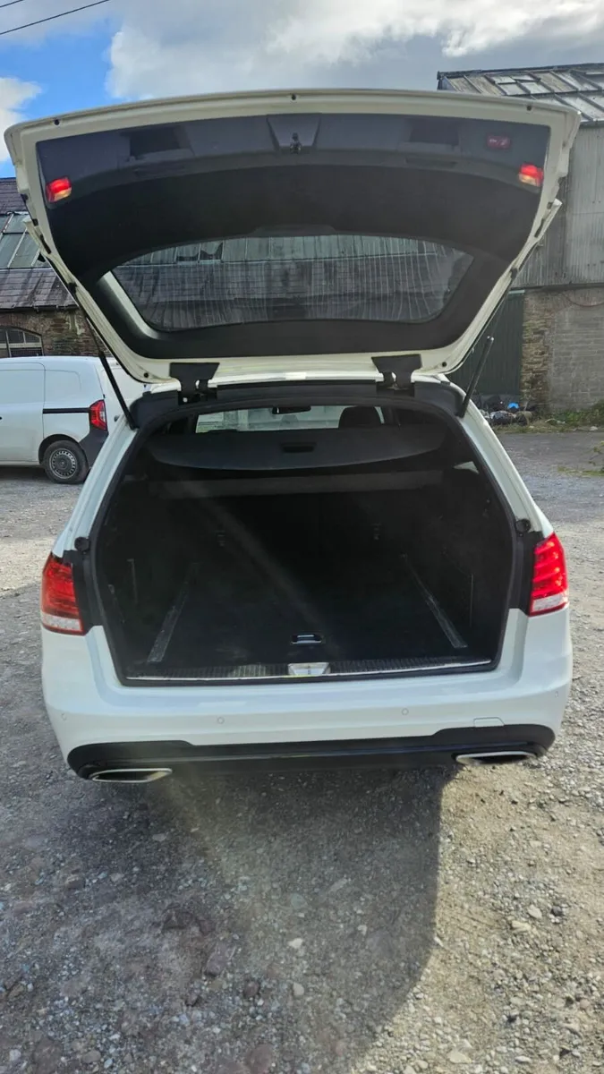 Merc E 220 amg premium plus estate - Image 4