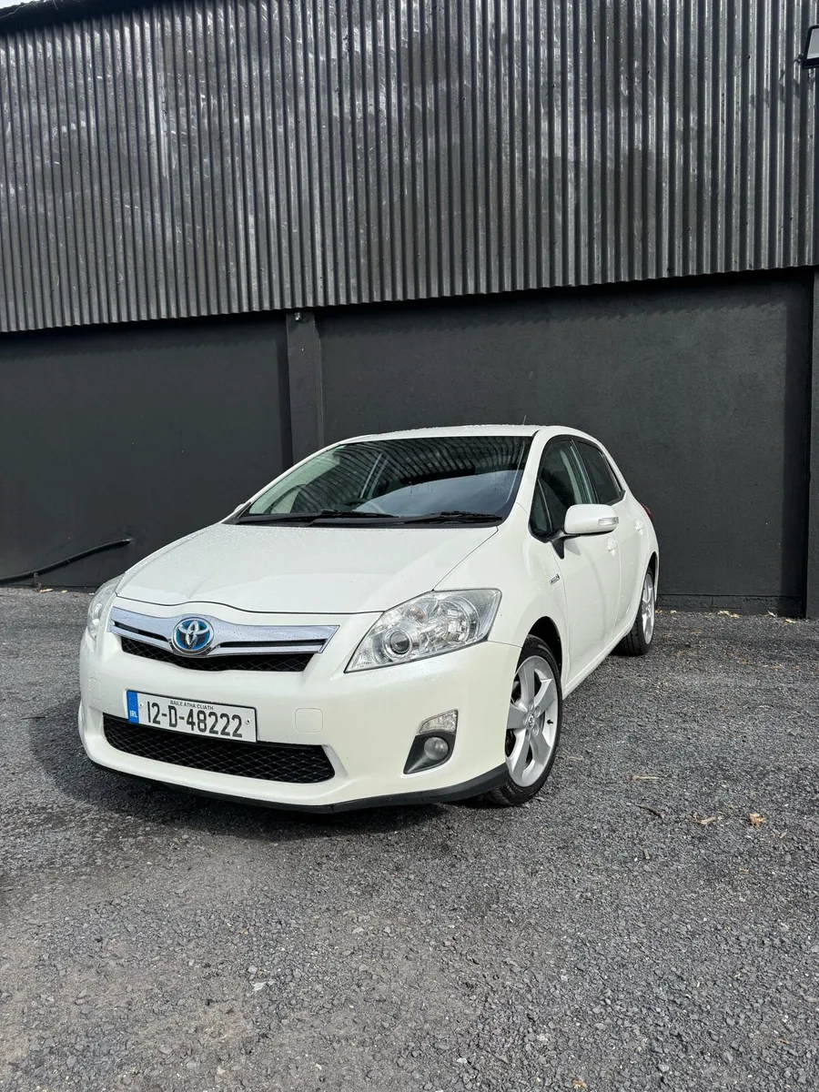 Toyota Auris automatic - Image 1