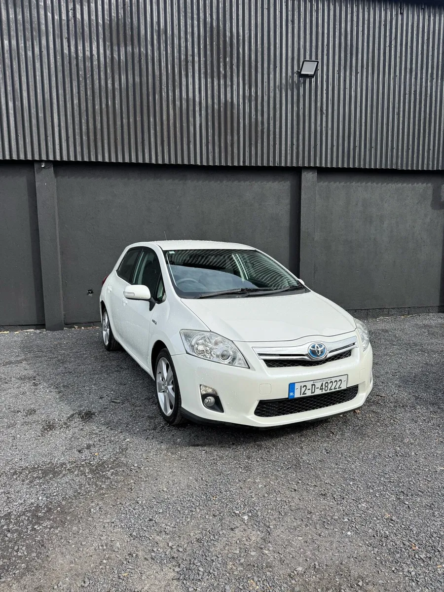 Toyota Auris automatic - Image 2