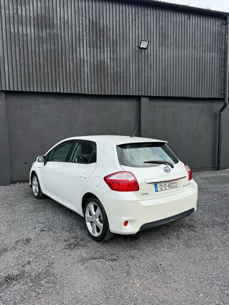 Toyota Auris automatic - Image 4