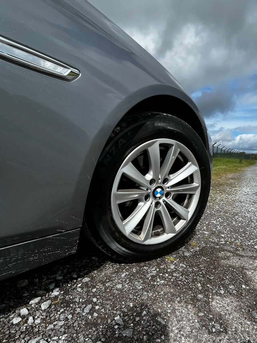 BMW 5-Series 2015 - Image 4