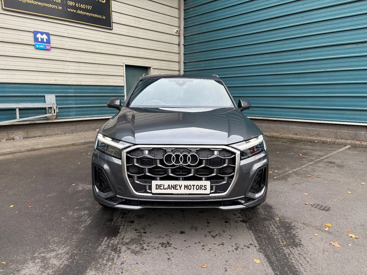 251 Audi Q7 N1 2 Seat Commercial - Image 2