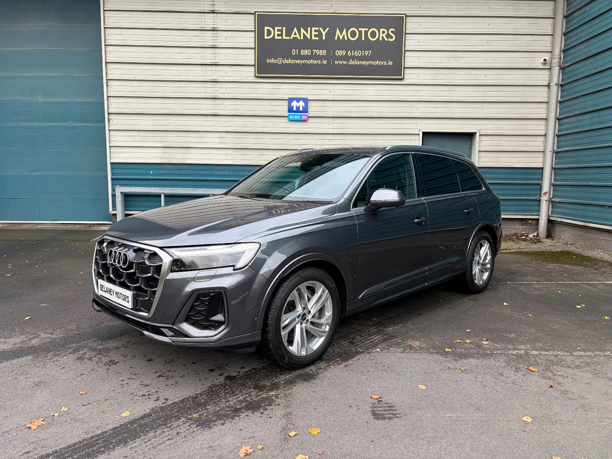 251 Audi Q7 N1 2 Seat Commercial - Image 1