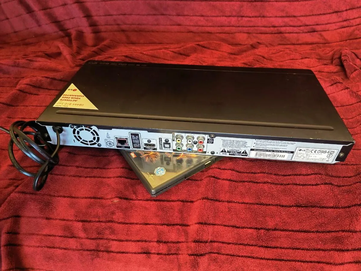 LG BD670 dvd Smart 3D Blu-ray player - Image 4