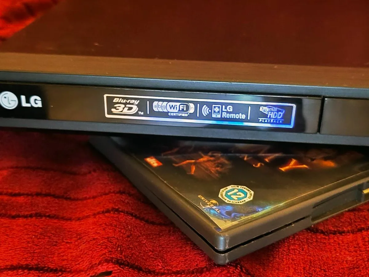 LG BD670 dvd Smart 3D Blu-ray player - Image 1