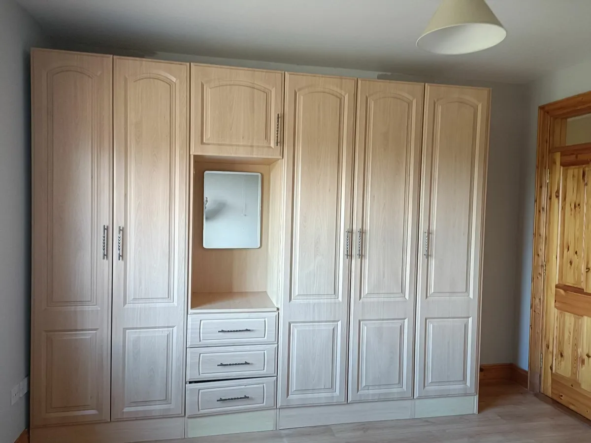 wardrobe - Image 1