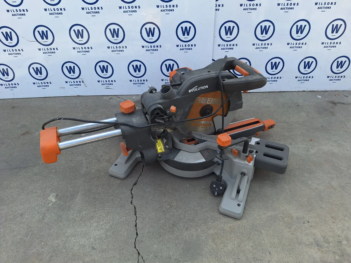 Small Tools & Equipment For Auction - Image 1