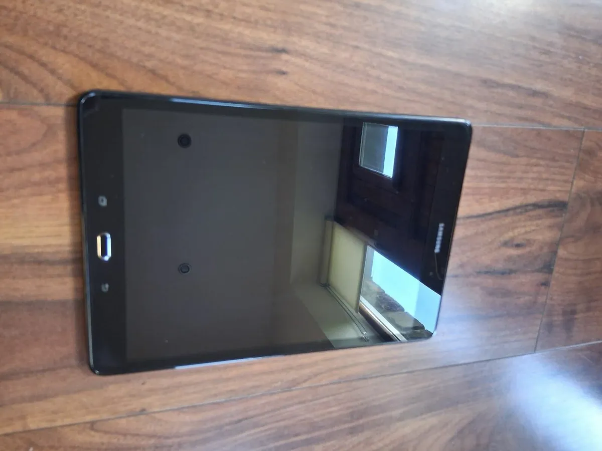 Samsung Galaxy tablet with SD card & case. - Image 1