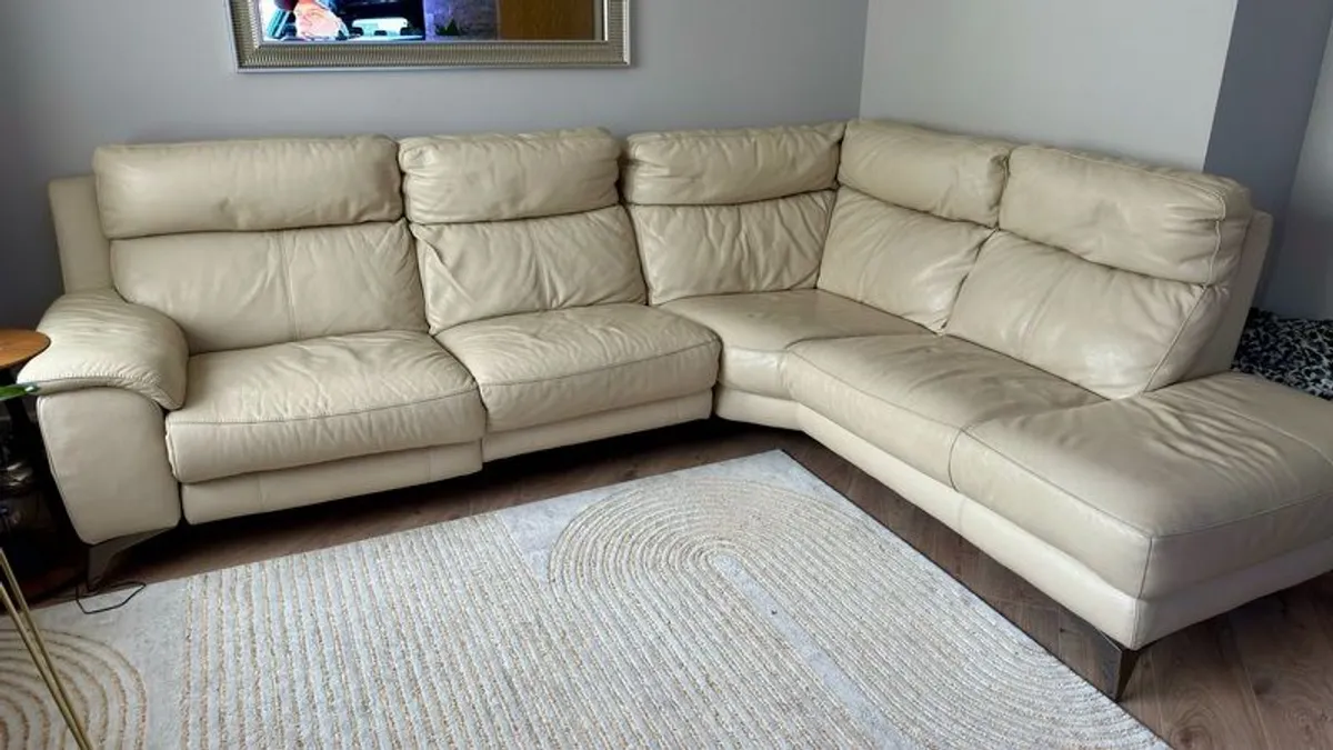 leather corner sofa - Image 1