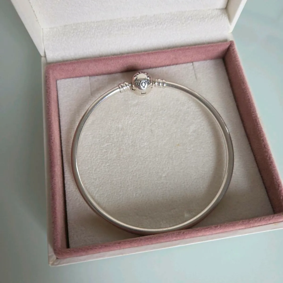Pandora bangle bracelet moments claps - Image 1
