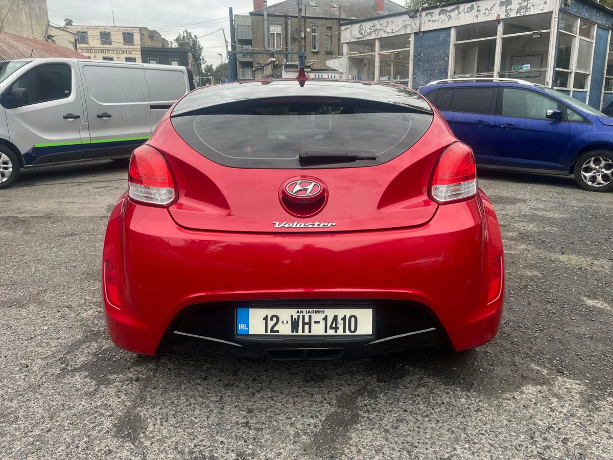 Hyundai Veloster 2012 NCT & TAX - Image 4