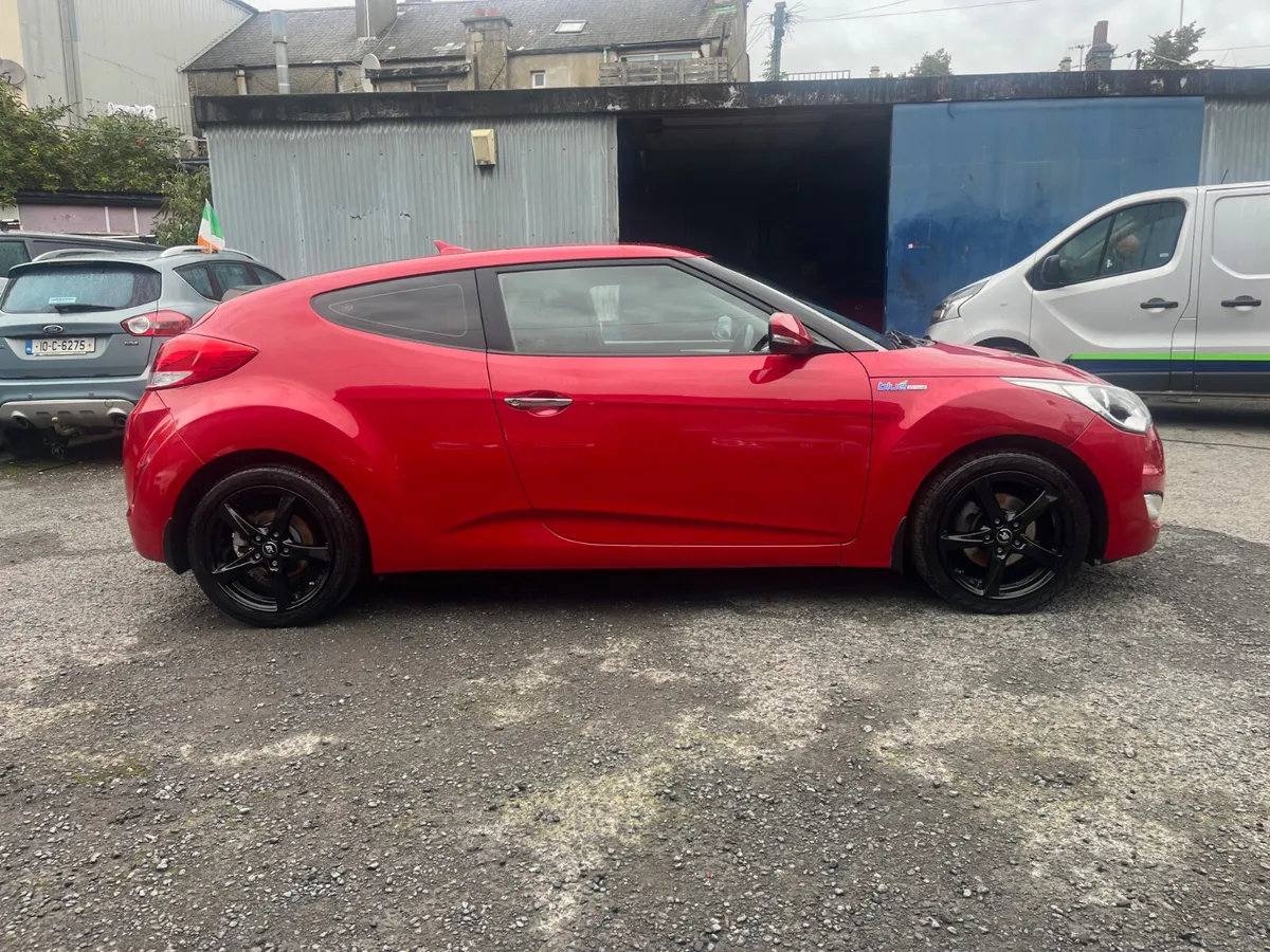 Hyundai Veloster 2012 NCT & TAX - Image 2