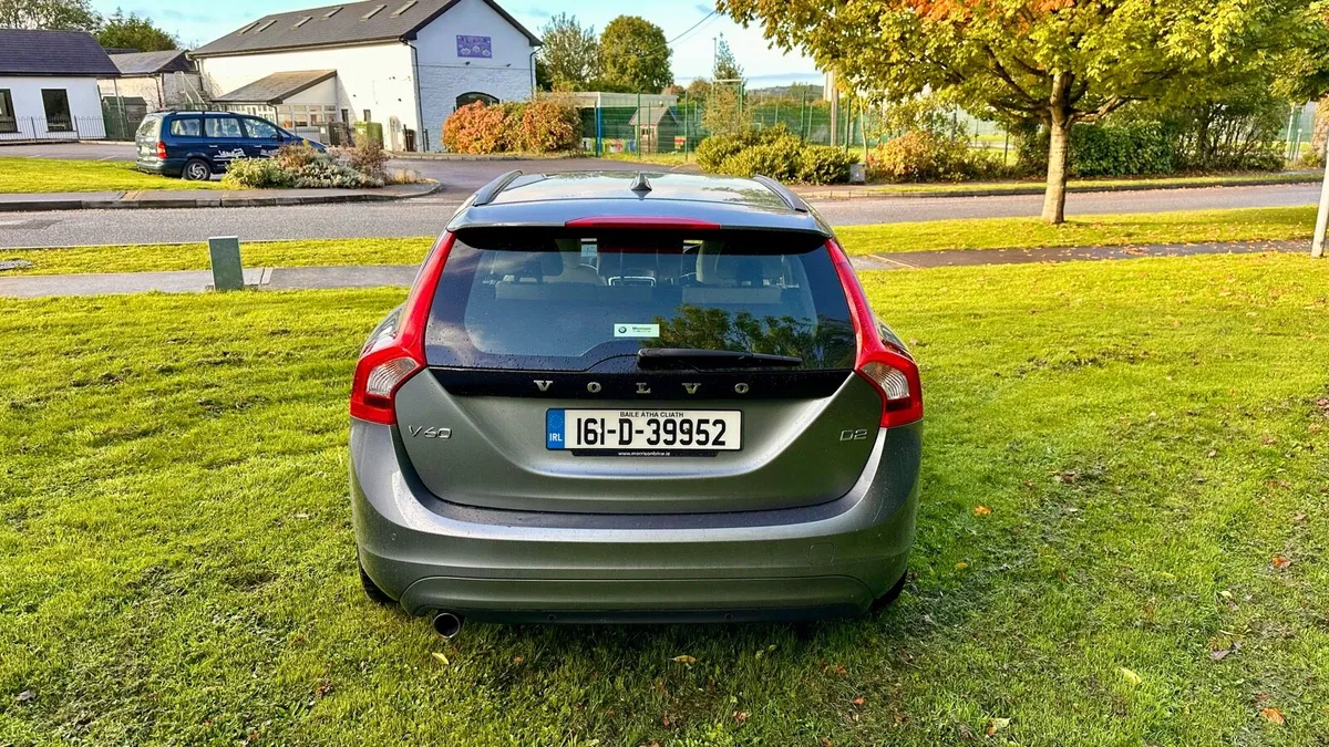 Volvo V60 Diesel - Image 4