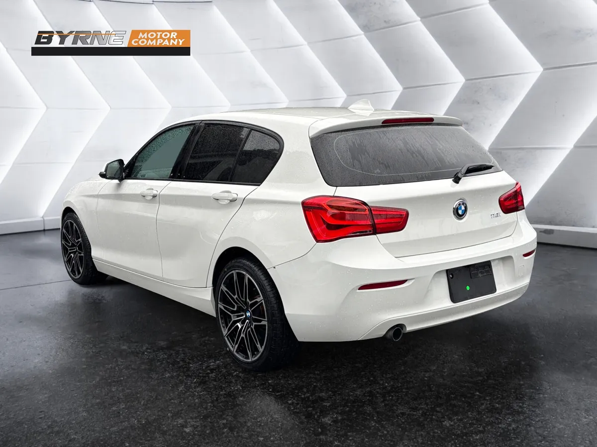 BMW 118i ES AUTO, 2015 - Image 3