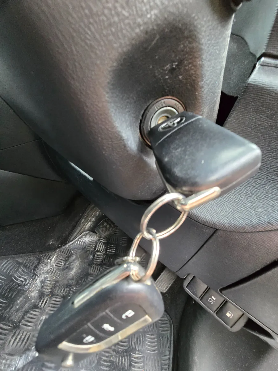 €2222.   Toyota Avensis 2015.  €2222 - Image 3