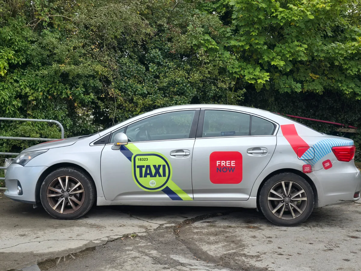 €2222.   Toyota Avensis 2015.  €2222 - Image 2