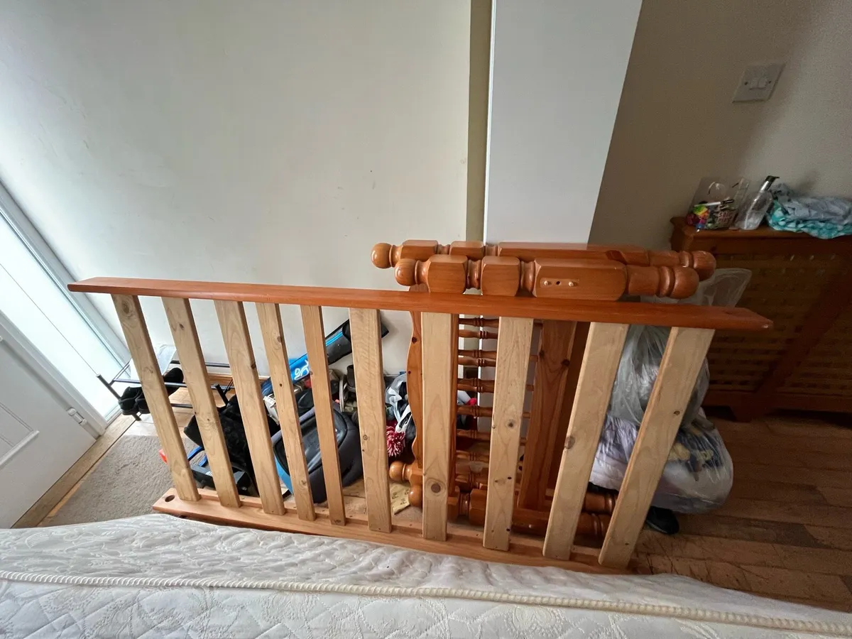 Bed and mattress (single bed) - Image 1