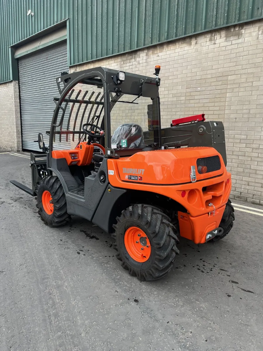 New AUSA T144H Compact Telehandlers - Image 3