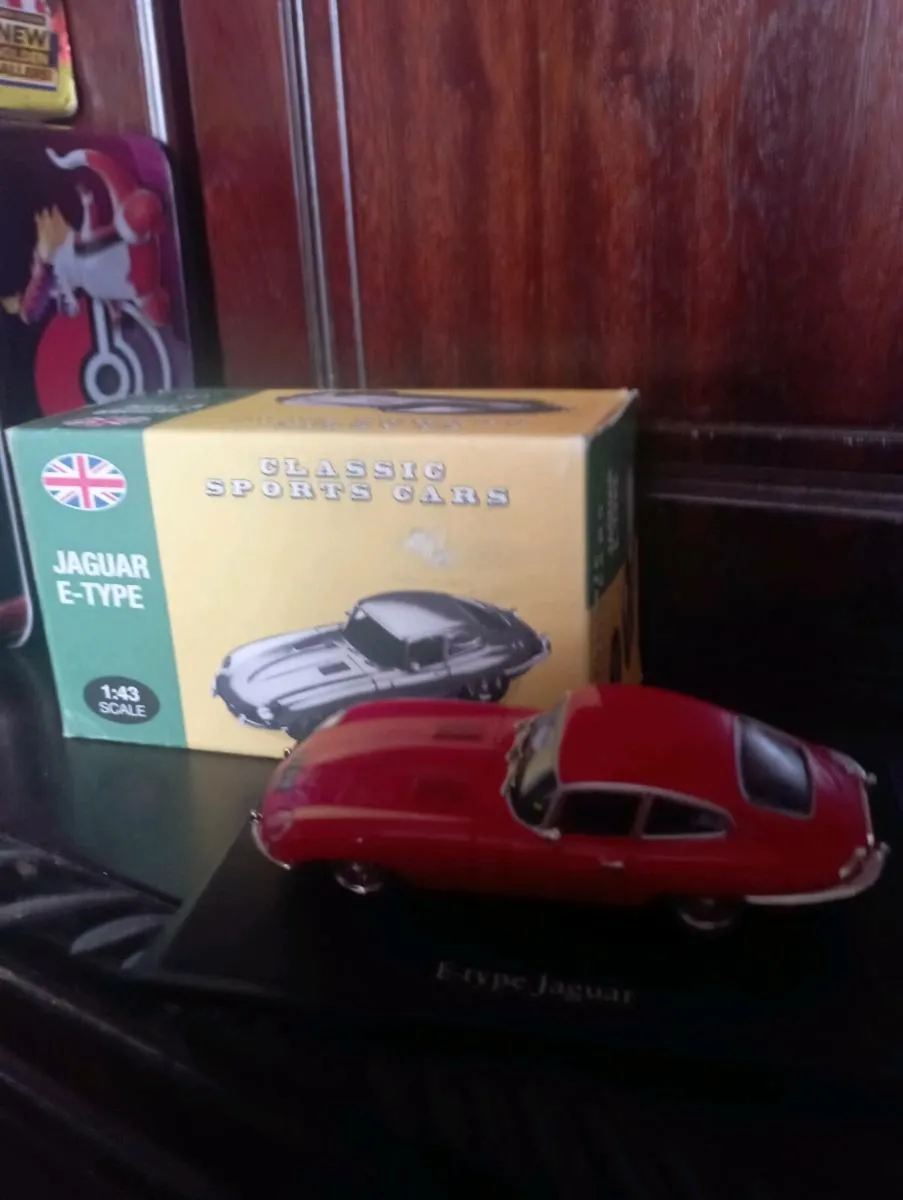 ATAL EDITIONS -JAGUAR E TYPE - 1-43 SCALE - Image 3