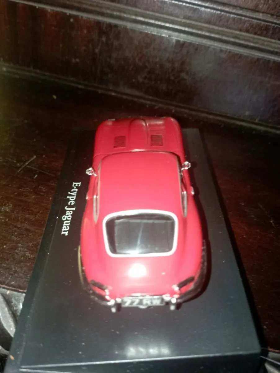 ATAL EDITIONS -JAGUAR E TYPE - 1-43 SCALE - Image 4