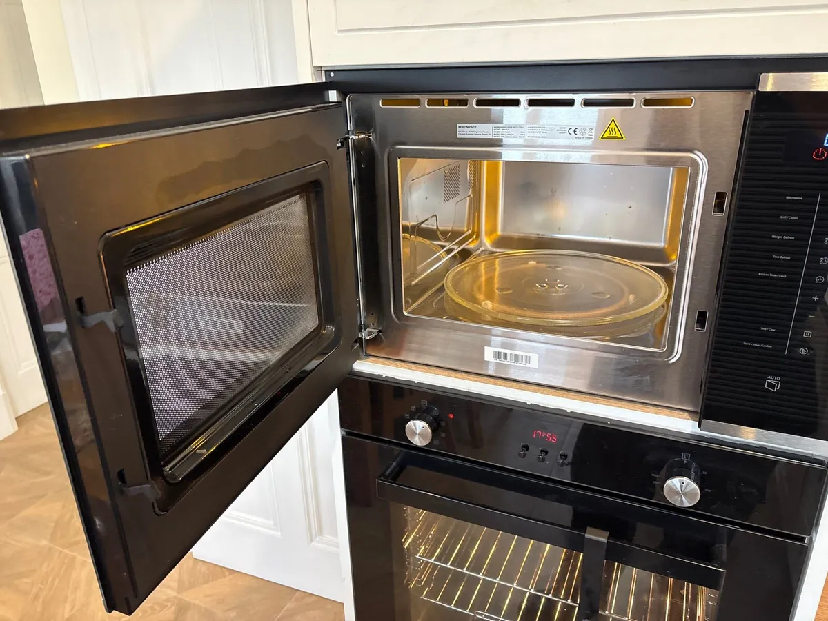 Nearly New Oven and Microwave - Image 3