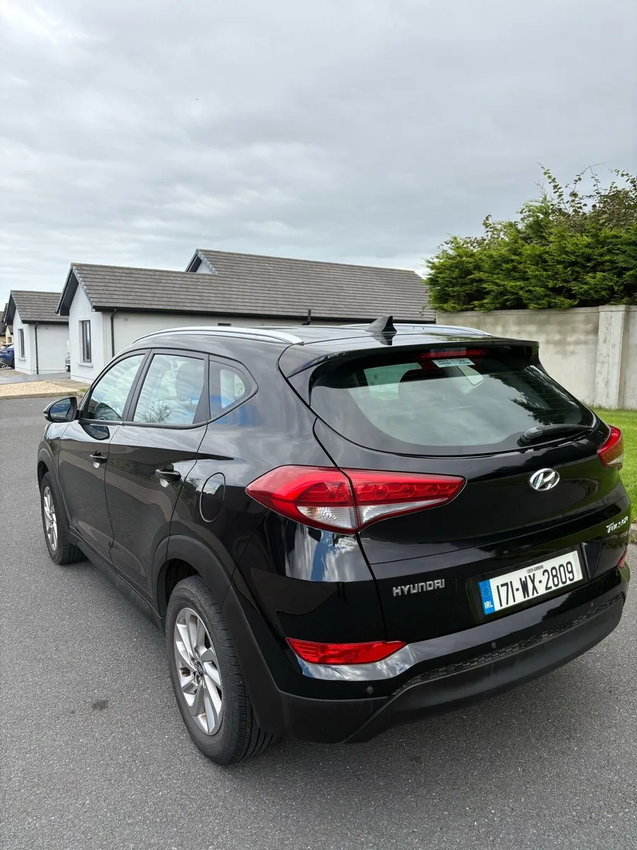 Hyundai Tucson CRDI SE NAV Diesel - Image 2