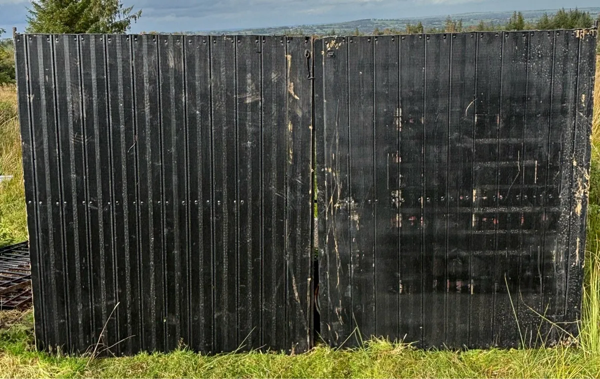 Gates - Image 3